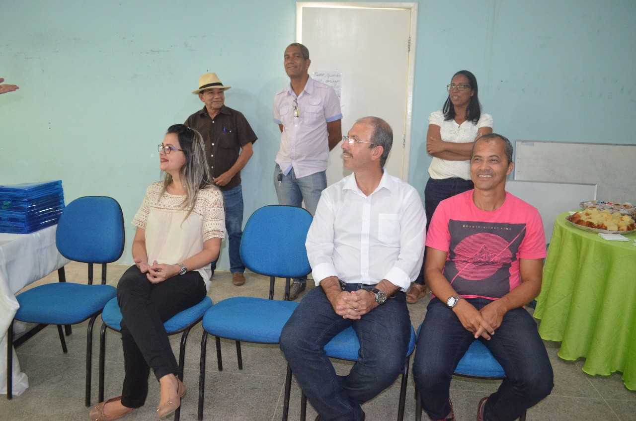 A Prefeitura de Camacã lança Programa Qualifica Bahia para curso de Corte Costura